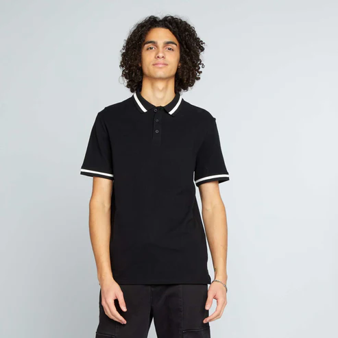 Short-sleeved polo shirt with black contrasts